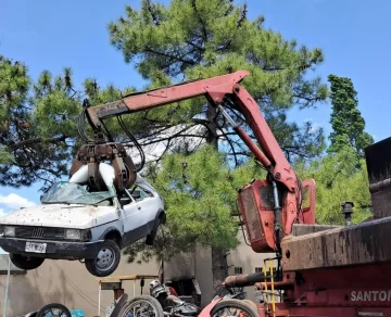 Compactaron 200 vehículos que habían sido secuestrados por infracciones de tránsito