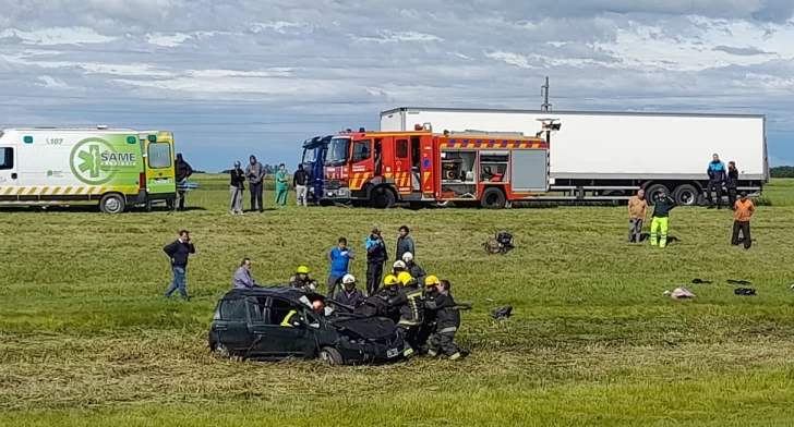 Tragedia en ruta 2: murió una mujer tras despistar y volcar