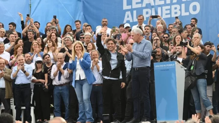 Cerca de la CGT y sin La Cámpora, Kicillof encabezó su acto por el Día de la Lealtad