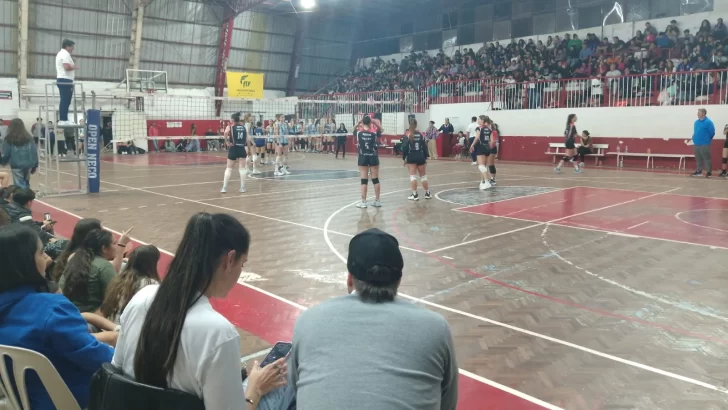 Las Panteritas se quedaron con el amistoso en la previa de la gran fiesta del vóley en Necochea