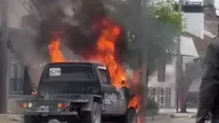 Se incendió una camioneta en calle 38