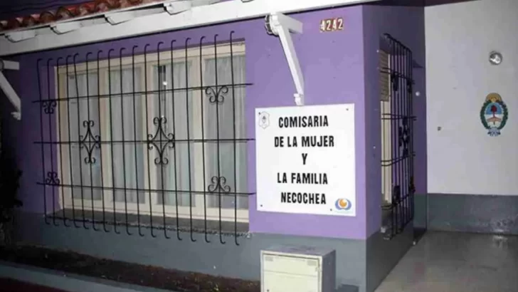 La policía debió romper la puerta de un domicilio para rescatar a una mujer víctima de violencia