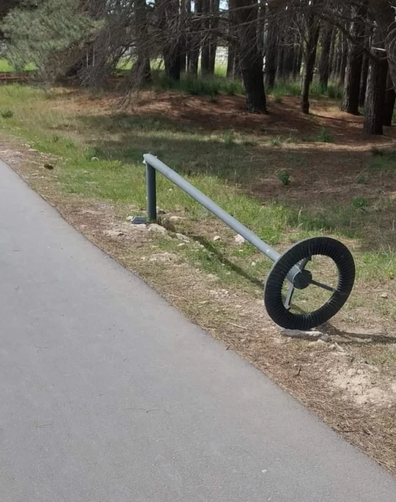 Vandalizaron columnas de alumbrado de las bicisenda