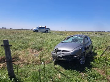 Volcó un auto en ruta 228