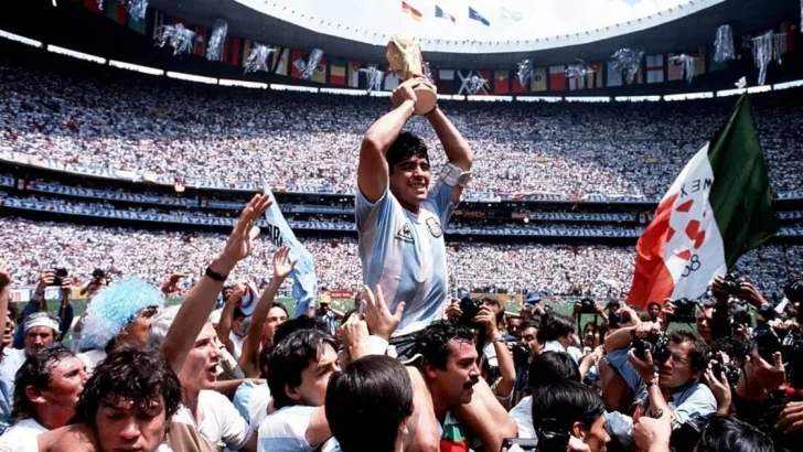 A 64 años del nacimiento de Diego Maradona, ícono nacional por excelencia