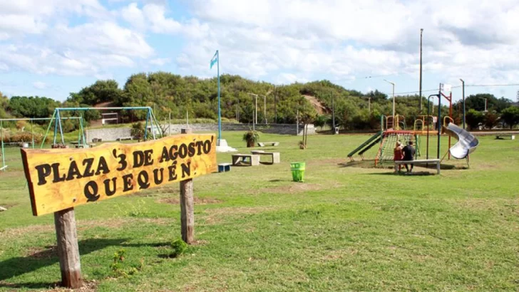 Jornada de apadrinamiento de árboles en la Plaza 3 de Agosto