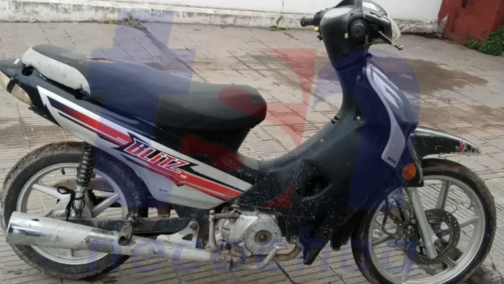 Tras una persecución policial, logran recuperar una moto robada