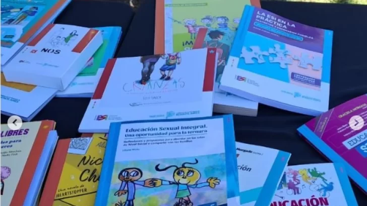 Entrega de la Colección “ESI en las escuelas bonaerenses”