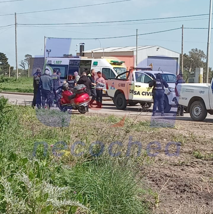 Accidente en Quequén: motociclista chocó contra un perro