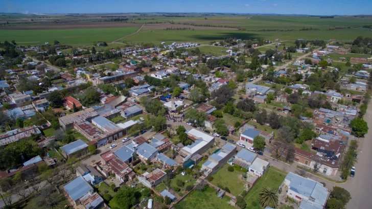 Cuál es el pueblo que queda a pocos kilómetros de Necochea y compite por ser el más lindo del mundo