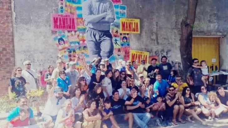 Se cumplen 4 años de la muerte de Maradona y Necochea ya tiene su mural