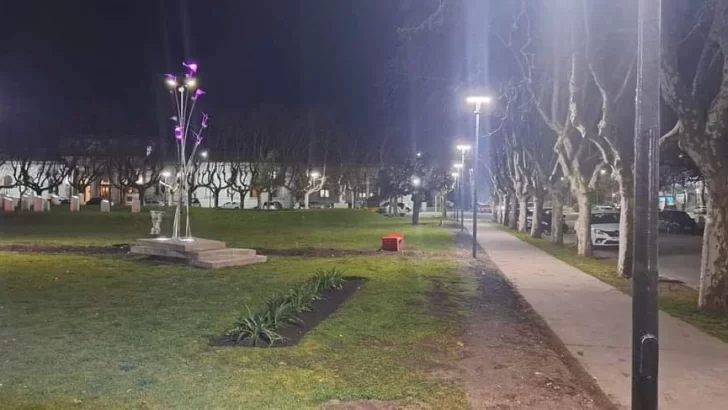 Vendía droga en la plaza del centro y lo descubrió un policía de franco servicio