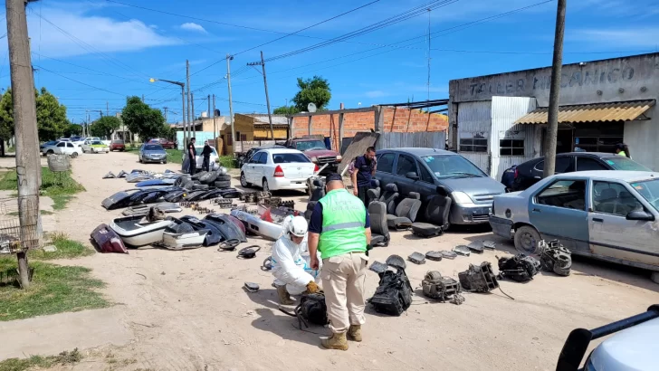 Secuestran gran cantidad de autopartes de vehículos robados