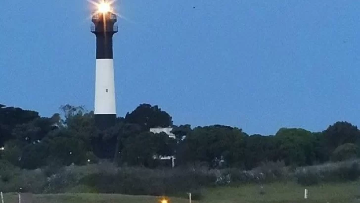 El faro de Quequén cumple hoy 103 años