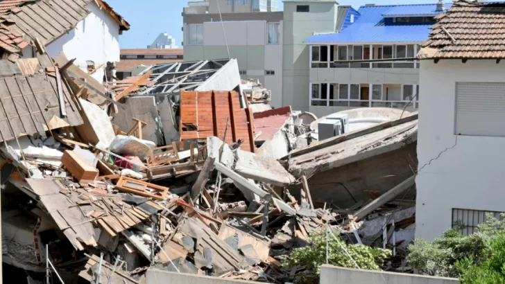 Derrumbe en Gesell: realizan las pericias de los celulares incautados en la causa