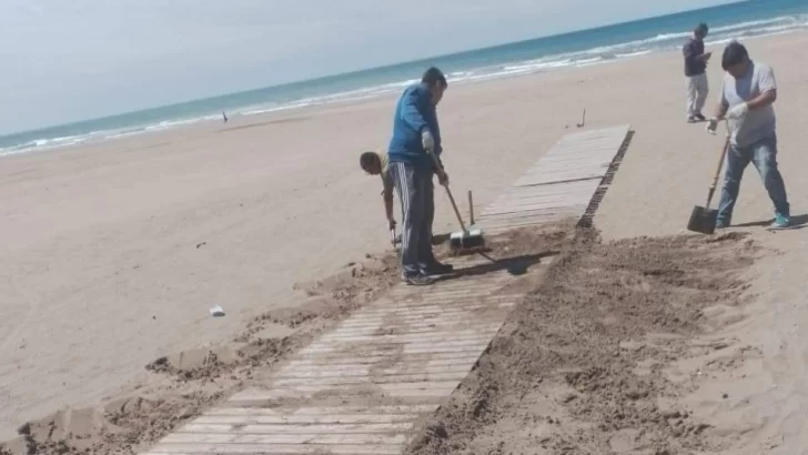 Acondicionan las bajadas a la playa