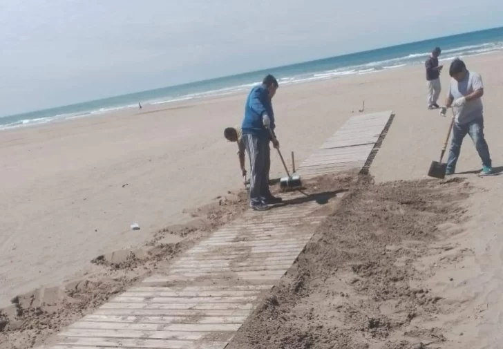 Acondicionan las bajadas a la playa