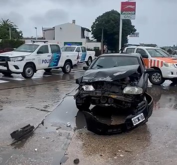 Perseguía a su ex y terminó chocándolo por alcance