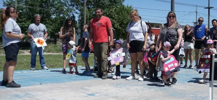 Autitos de cartón para aprender educación vial