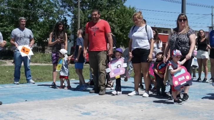 Autitos de cartón para aprender educación vial