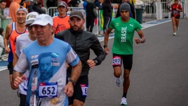 Horacio Tellechea sigue el frente de la general en el Campeonato Argentino de 6 horas