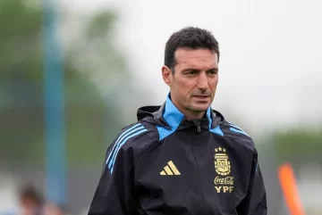 Con Messi y varias bajas, el once de Scaloni para enfrentar a Paraguay