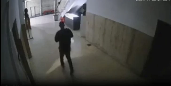 Video del inédito ataque a la UCR: destrozos y denuncia penal