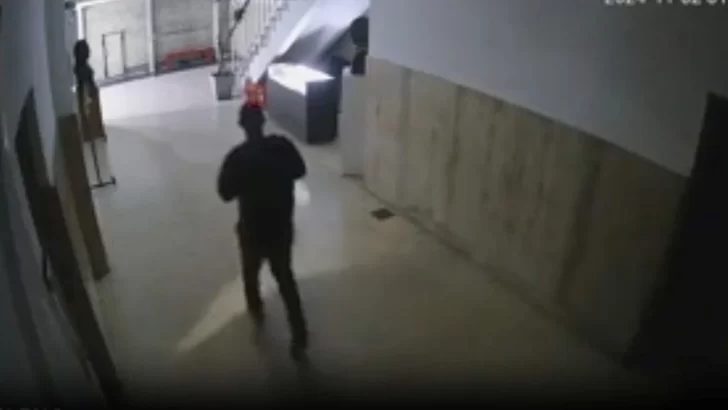 Video del inédito ataque a la UCR: destrozos y denuncia penal