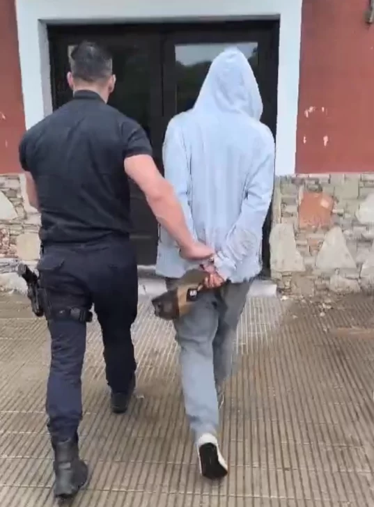 Una disputa por venta de drogas entre dos hermanos terminó con un detenido