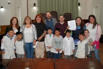 “De una caja a una casa”: alumnos de la escuela 48 reconocidos por su proyecto solidario