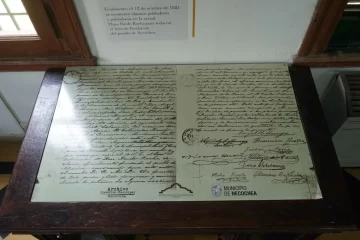 18-12-FOTO-Acta-Fundacional-Necochea-Museo-Historico-1-728x485