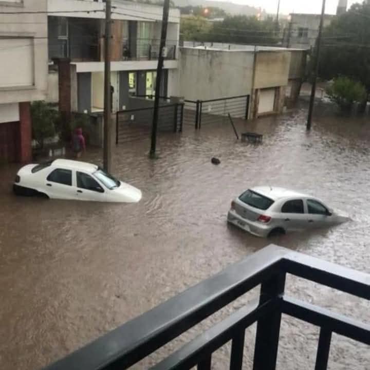 Fuerte tormenta afectó Balcarce: inundaciones y colapso del sistema de desagote