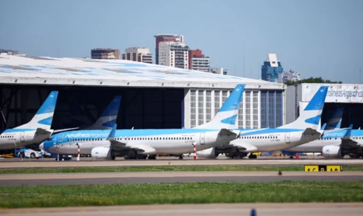 Kicillof anunció que la Provincia de Buenos Aires quiere quedarse con el control de Aerolíneas Argentinas