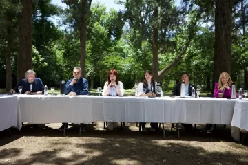 Cristina Kirchner, Sergio Massa y Axel Kicillof encabezaron un encuentro del PJ en Moreno