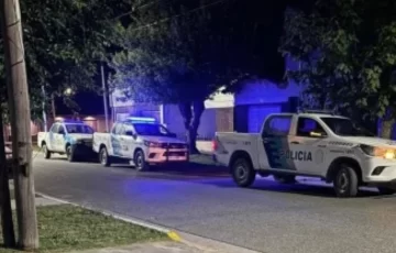 Entró a la fuerza a lo de su ex pareja y le cortó el cuello con un cuchillo