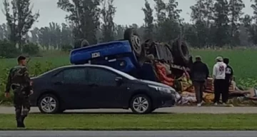 Volcó un camión en la Ruta 88: Susto en la ruta, pero sin heridos graves