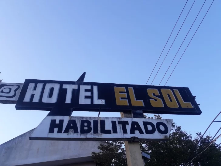 Salió de prisión y golpeó a su mujer en un hotel alojamiento