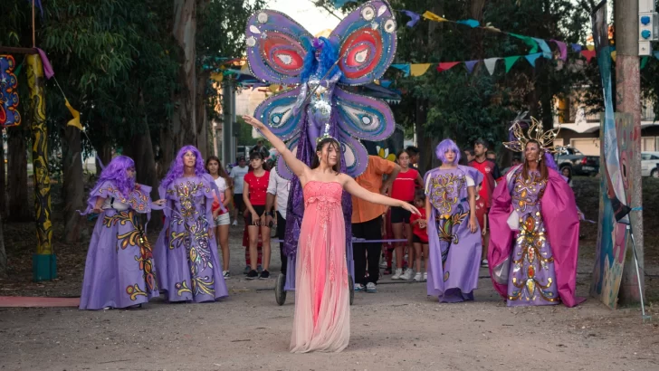 Un gran marco de público participó de la apertura del Festival Infantil