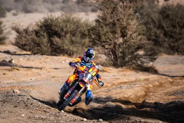 Luciano Benavides ganó la etapa 9 de motos y mantiene la ilusión en el Rally Dakar