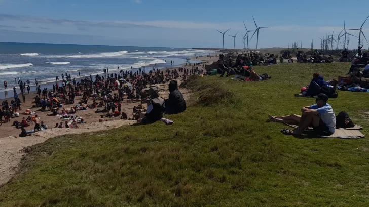 FOTO-publico-La-Renga-playa-728x409