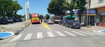 Rotonda: Colocan división de carriles en la avenida 59