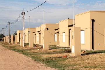 Mañana entregan viviendas a Policías