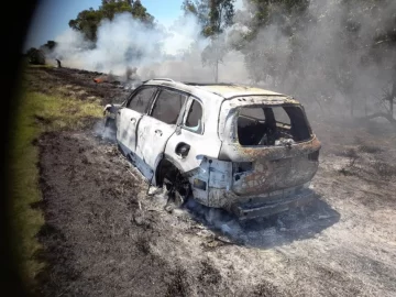 Se incendió por completo un vehículo en ruta 55