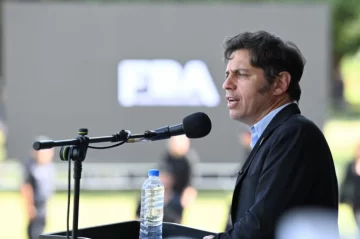 Kicillof contra Milei y Caputo: “Más chanta, mentiroso y manipulador no se consigue”