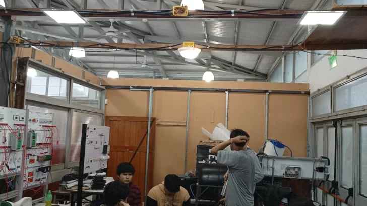¿Qué escuela de la ciudad ilumina sus aulas con energías renovables?