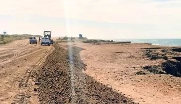 Construyen cordón para prevenir accidentes en la costa de Quequén
