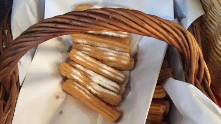 Destacan el gesto que dos vendedores de churros tuvieron con dos niños discapacitados