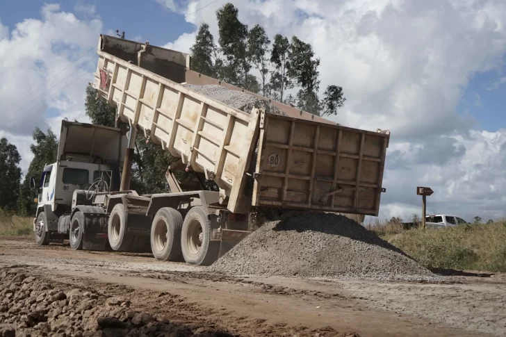 Para una mejor transitabilidad, trabajan en la calzada de la avenida 91 entre 58 y 42