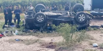 Volvían de sus vacaciones en Necochea y volcaron en la ruta 7: murieron el padre y dos chicos