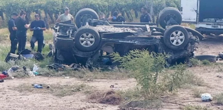 Volvían de sus vacaciones en Necochea y volcaron en la ruta 7: murieron el padre y dos chicos